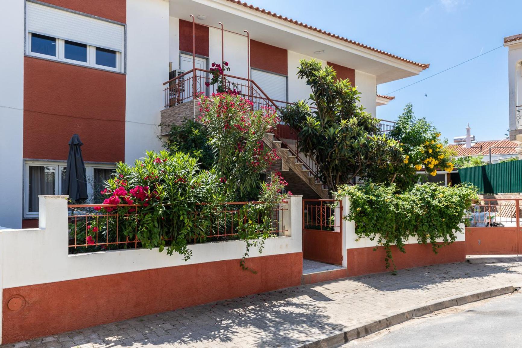 Porta Nova Guesthouse By R-Tex تافيرا المظهر الخارجي الصورة